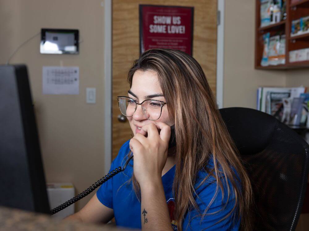 greenwich veterinary center receptionist
